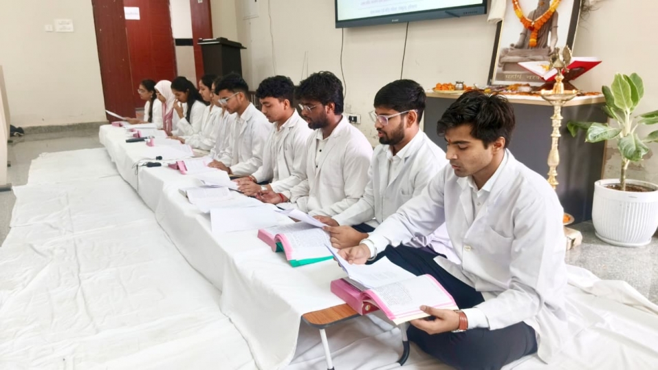 राष्ट्रीय आयुर्वेद संस्थान में महर्षि चरक जयंती का आयोजन